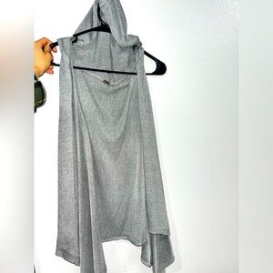 #7 Women’s Gray poof Hooded Sleeveless Cardigan Sweater Vest